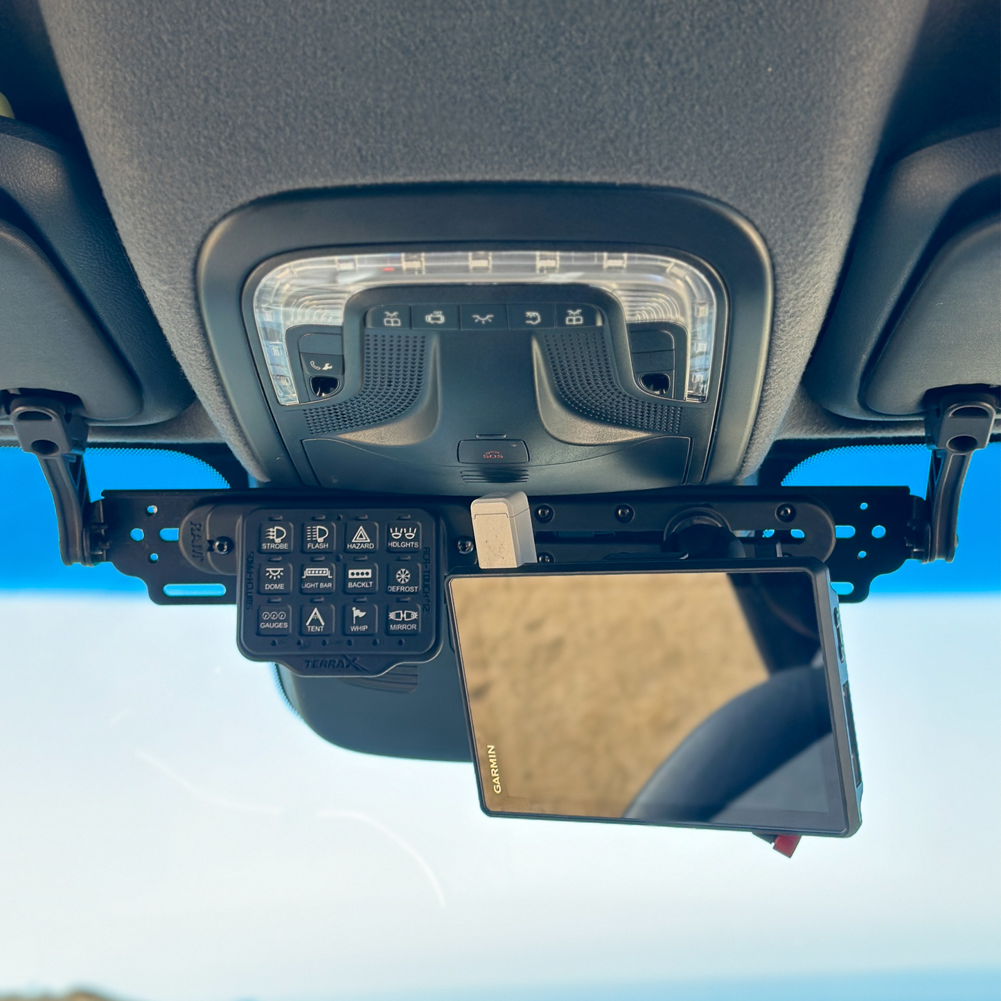Sprinter Van Visor Track Mount for Navigation Devices and Accessories – TERRA X Visordok (NCV3 & VS30)